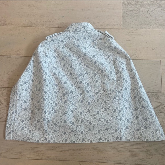 BCBGMaxAzria Jameson Lace Moto Jacket Cape White Grey Medium Statement Blazer - Picture 9 of 10